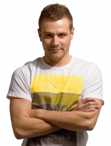 Rádio Europa 2 dnes spúšťa pikantnú nočnú show s moderátorom Binďom - Ivan Bindo Bindas