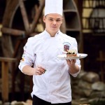 Vieme ako budú bývať hokejisti na majstrovstvách-kuchar Patrik Bečvář