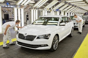 Automobilka ŠKODA už spustila výrobu nového Superb Combi