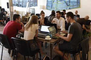 Dnes odštartoval Pro bono maratón, zapojili sa doň advokátske kancelárie, ale i reklamné a PR agentúry