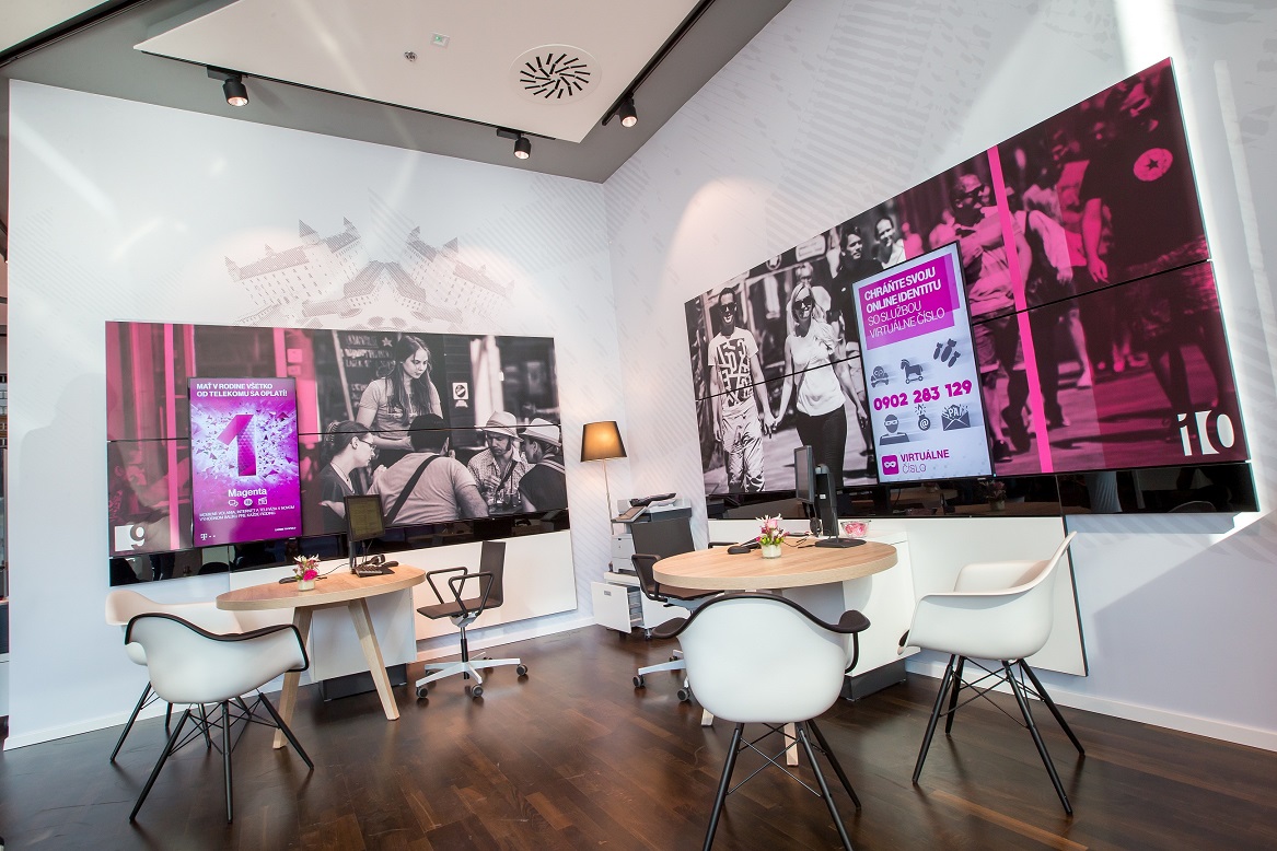 Telekom otvoril novú modernú kamennú predajňu, interaktívne prepojenú s online prostredím - 3