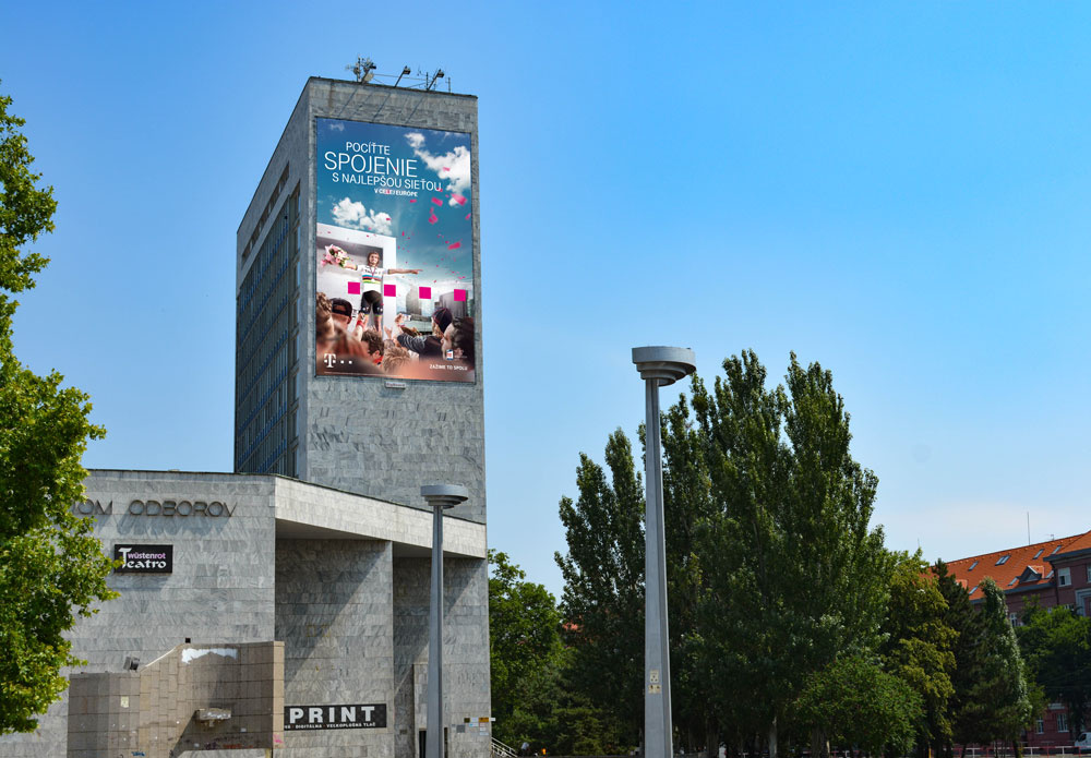 Peter Sagan nahradil speváka Andrea Bocelli na Slovensku v globálnej kampani Telekomu - vizuál Istropolis, Bratislava