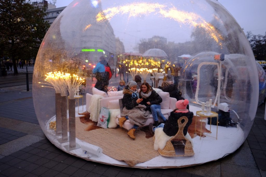 sucastou-kampane-ikea-boli-aj-netradicne-dizajnove-stany-typu-crystal-bubble-obr-1