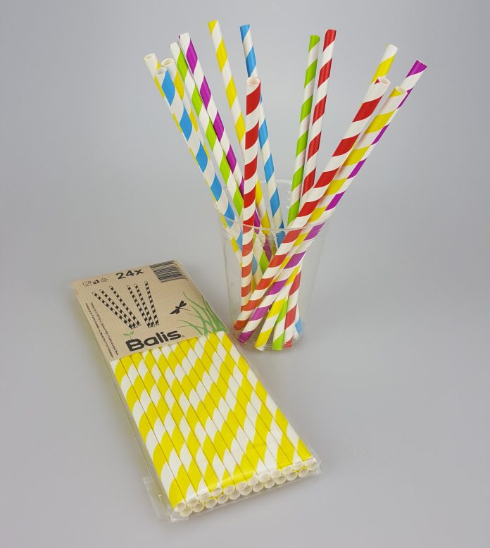Slamky vyrobené z cukrovej trstiny si zákazníci budú môcť zakúpiť v predajniach COOP Jednoty už o niekoľko týždňov. V jednom balíku je 24 kusov slamiek. Balíky budú k dispozícii v jednofarebných aj viacfarebných prevedeniach (zdroj foto: COOP Jednota)