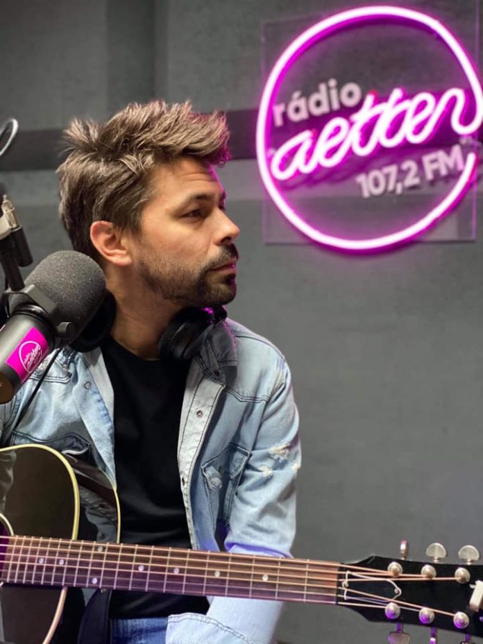 Študentské rádio Fakulty masmediálnej komunikácie odštartovalo svoje vysielanie na novej frekvencii a s vlastnou pesničkou