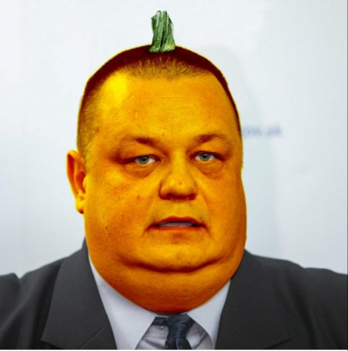 Rada pre reklamu rozhodla, že reklama Kompot-u s podobizňou hlavného hygienika je v rozpore s Etickým kódexom. Eshop vlastnia majitelia, ktorý robili aj kampaň Andrejovi Kiskovi a strane Za ľudí