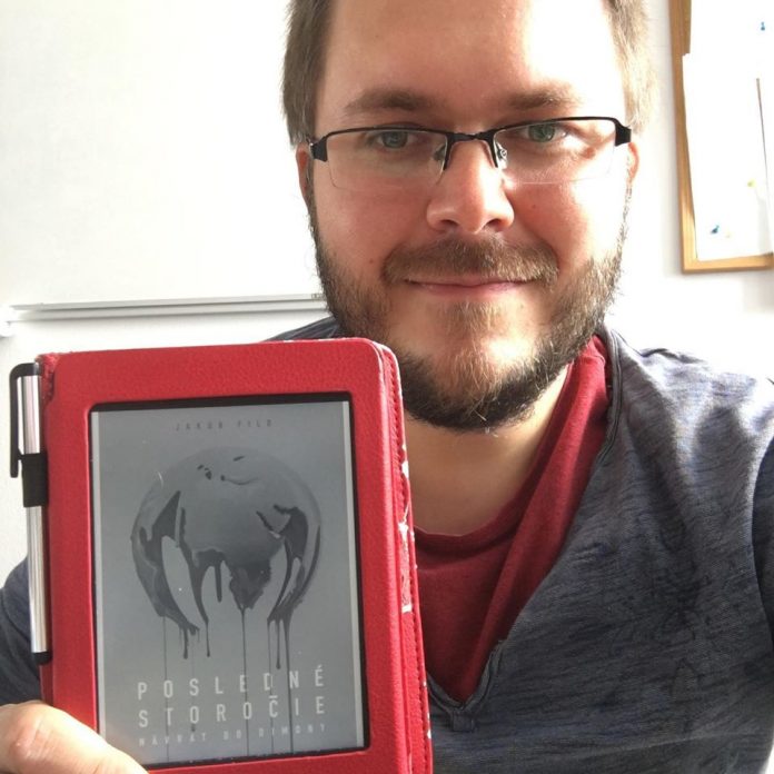 Novinár denníka SME Jakub Filo napísal pokračovanie knihy Posledné storočie