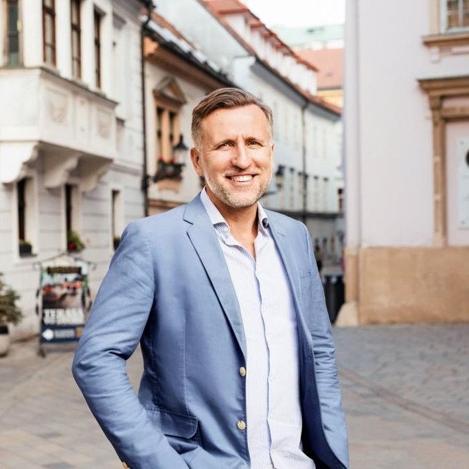 Martin Winkler Bratislava Sa Alarmuj co Zadl uje A Mestsk Pol cia Je Martin Winkler Bratislava Sa Alarmuj co Zadl uje A Mestsk Pol cia Je