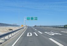 Výjazd zo Seneckej cesty na D1 je opäť otvorený. Vodiči sa pri Vajnorskom jazere napoja novým kolektorom Výjazd zo Seneckej cesty na D1 je opäť otvorený