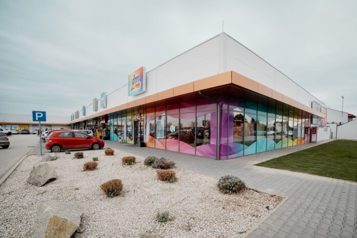 dm otvorila novú predajňu v Kvetoslavove