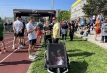 Rača žila behom. Tradičné preteky prilákali bežcov aj rodiny s deťmi