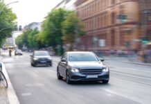Jazda v meste opotrebováva pneumatiky rýchlejšie. Kedy je naozaj čas na nové?