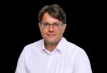 Martin Mlýnek kritizuje personálne výdavky Bratislavy. V roku 2022 získal vo voľbách 2,08 percenta hlasov