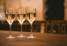 Letná degustácia nealko vín v Pezinku ponúkne zážitok v historických pivniciach