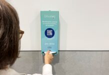 Menštruačné zásobníky od dm pomôžu takmer 11-tisíc žiačkam