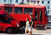 Električka na Miletičke nie je zabudnutá. Trhovisko ju kúpilo za 999 eur, zatiaľ čaká na ďalšie využitie