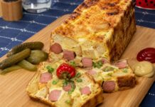 RECEPT: Chlieb vo vajci trochu inak: Ostravský Gastrošéf ho zapiekol s párkami, cibuľou a olomouckými tvarôžkami