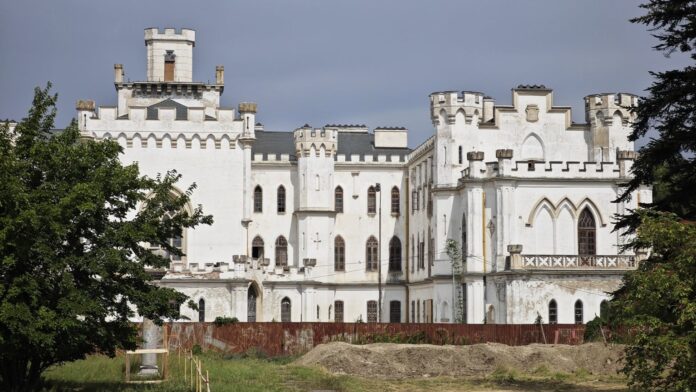 kastiel-rusovce-2