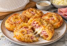 RECEPT: Chrumkavé slimáky z ryžového papiera plnené šunkou a mozzarellou. Jednoduchý recept bez klasického cesta