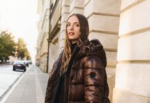 Jesenné bundy – aké by nemali chýbať vo vašom aj v jeho šatníku!